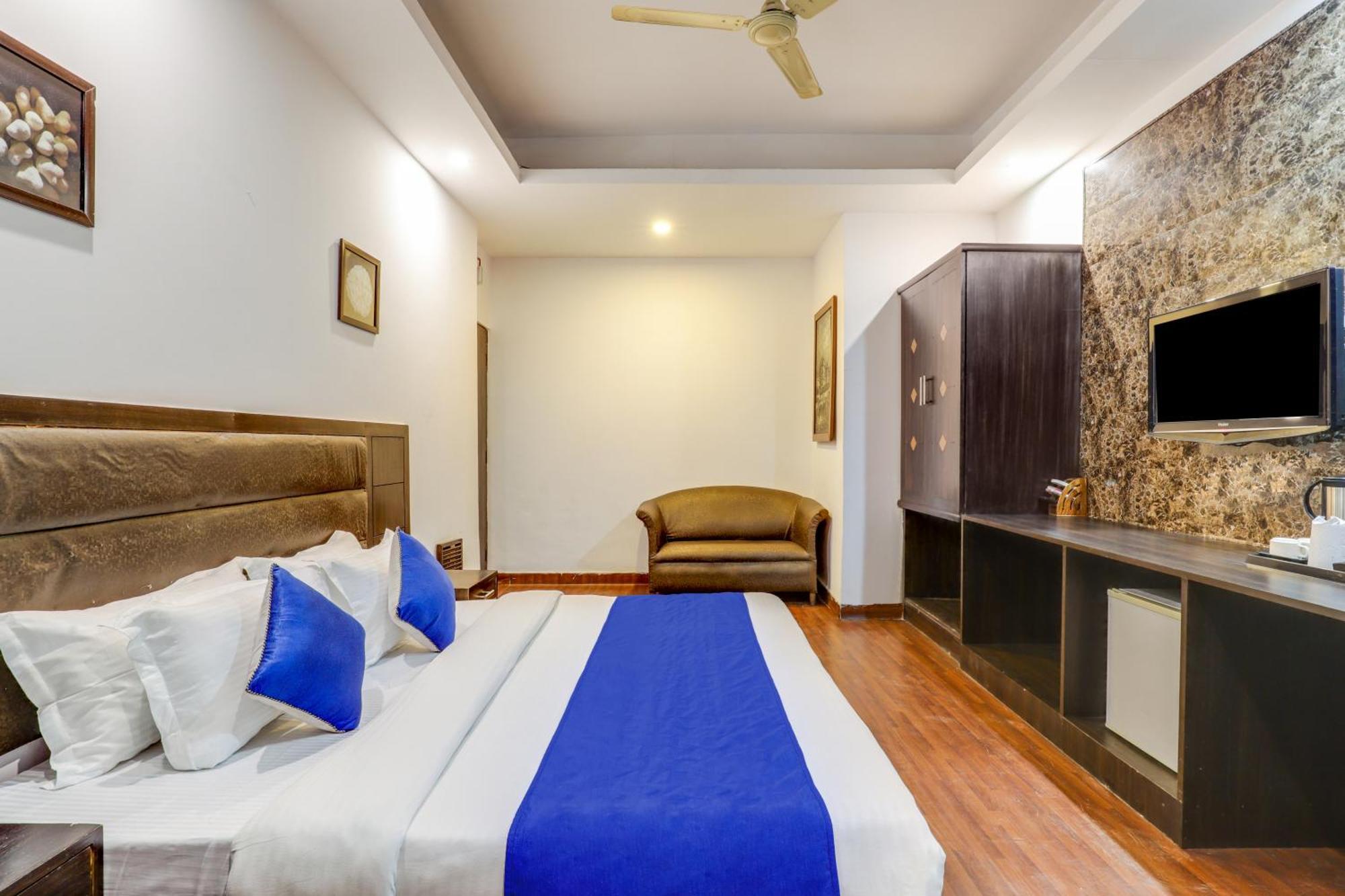 Hotel Sarthak Palace Near Karol Bagh Metro Station New Delhi Экстерьер фото