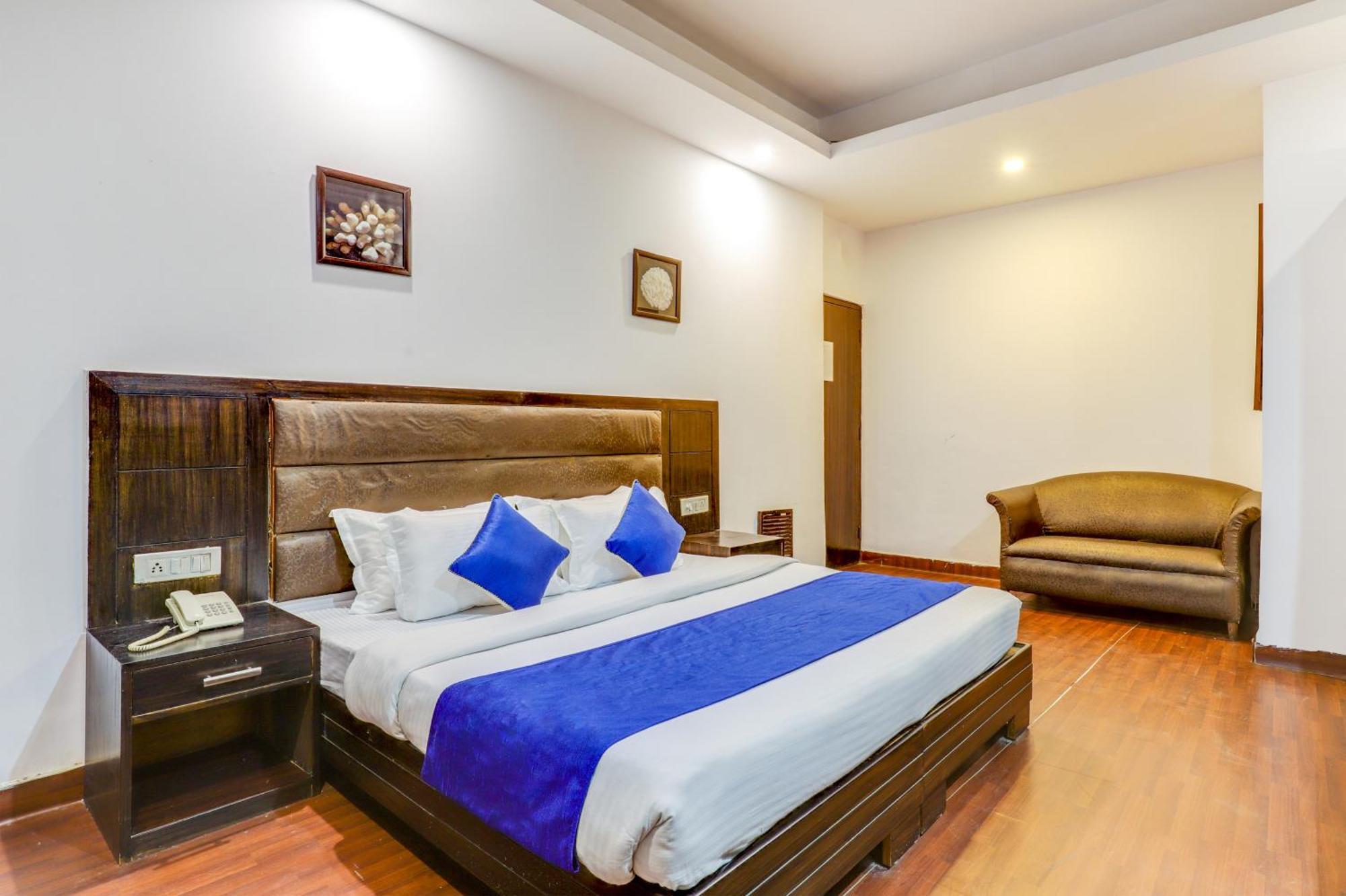 Hotel Sarthak Palace Near Karol Bagh Metro Station New Delhi Экстерьер фото