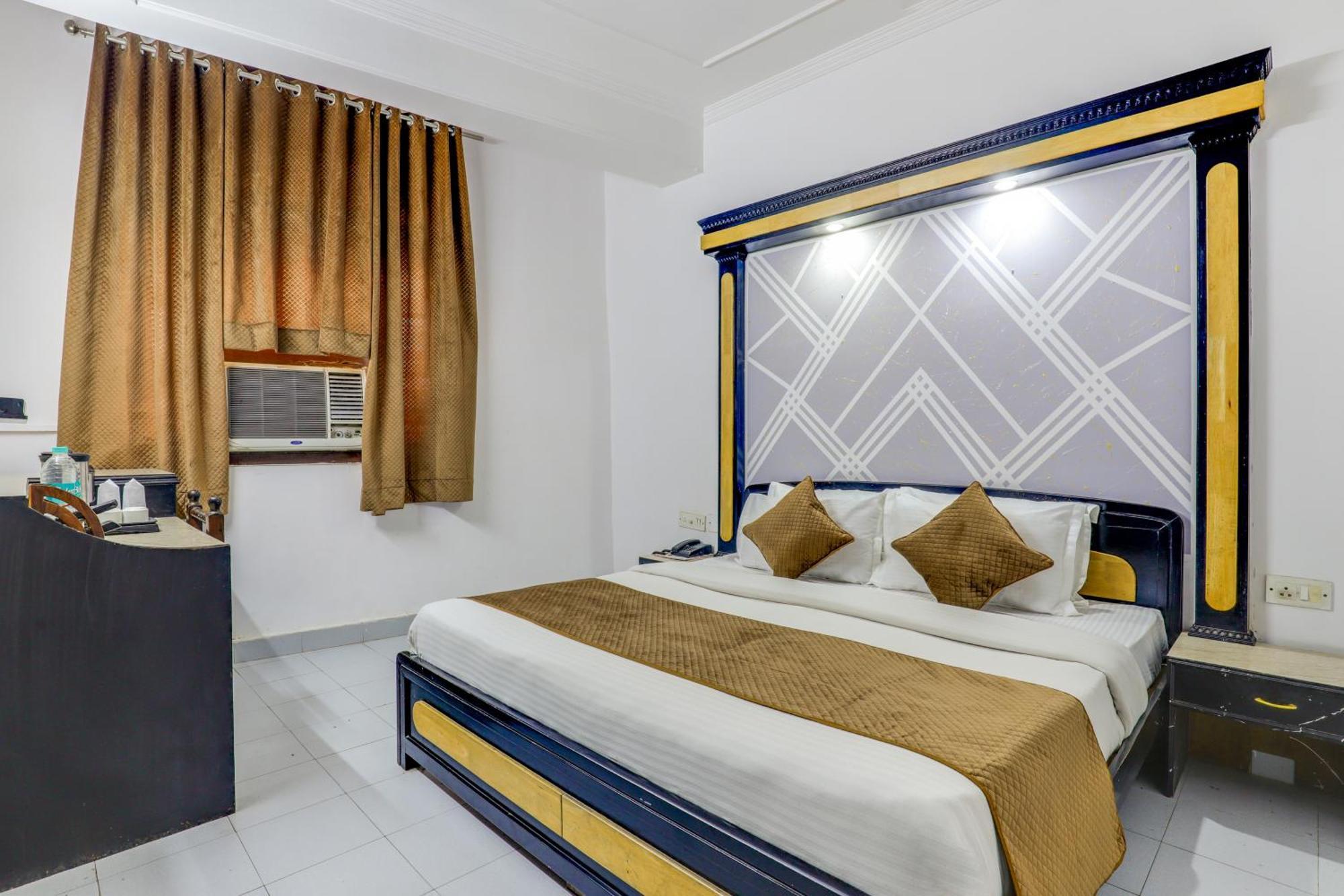 Hotel Sarthak Palace Near Karol Bagh Metro Station New Delhi Экстерьер фото