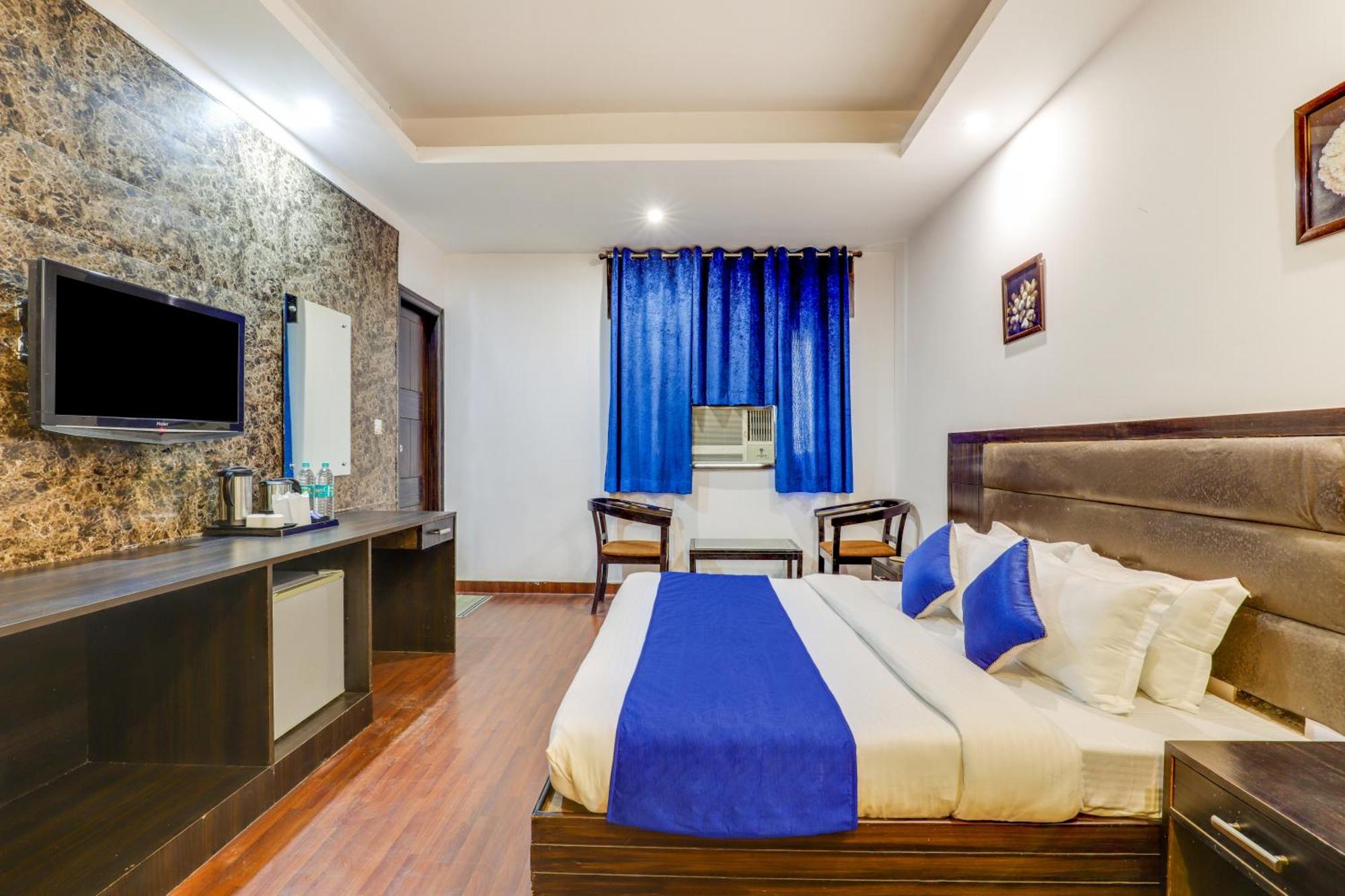 Hotel Sarthak Palace Near Karol Bagh Metro Station New Delhi Экстерьер фото