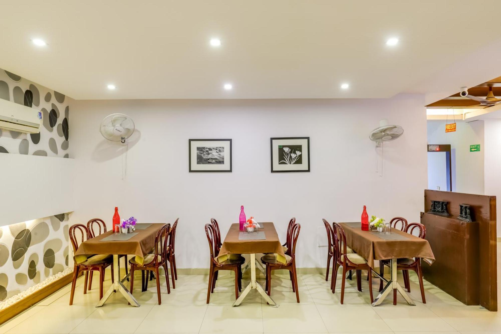 Hotel Sarthak Palace Near Karol Bagh Metro Station New Delhi Экстерьер фото