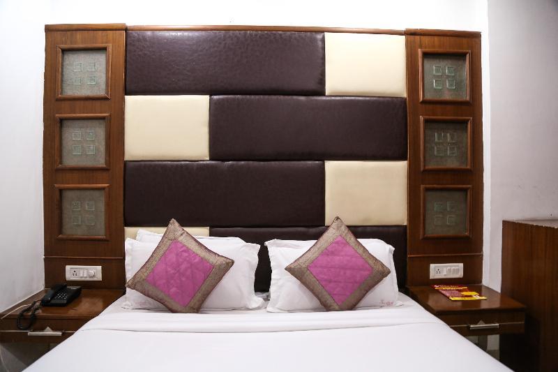 Hotel Sarthak Palace Near Karol Bagh Metro Station New Delhi Экстерьер фото